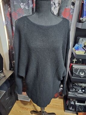 Women's Black Ribbed Knit Cold Shoulder Batwing Sweater